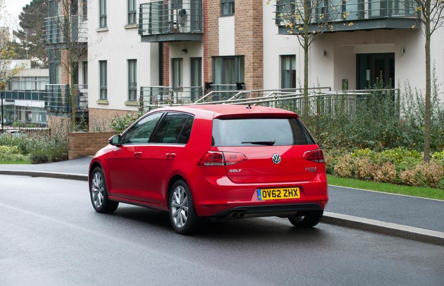  Volkswagen Golf TDi BlueMotion 2012 года  (UK) (фото 5 из 52)